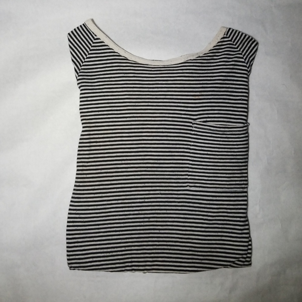 ON THE BYAS LONGER LENGTH TEE